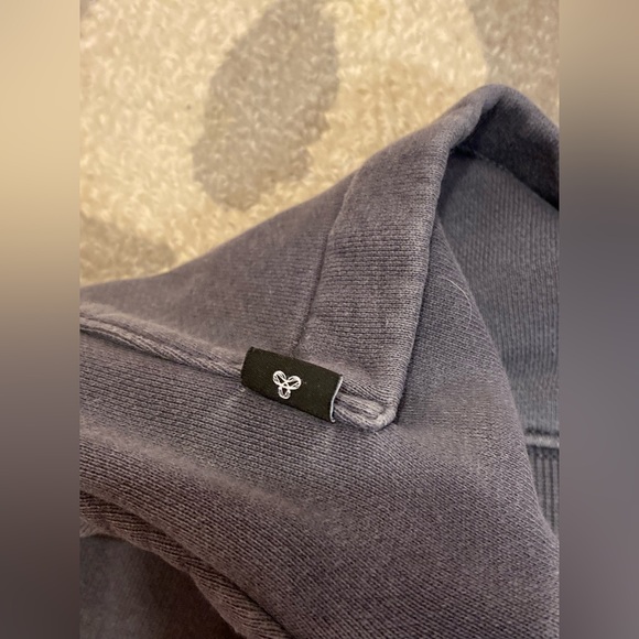 Aritzia TNA perfect sweatpant - Picture 3 of 3